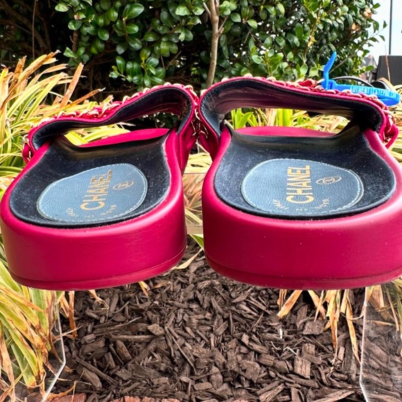 Chanel chain slides 💓 - Picture 5 of 6